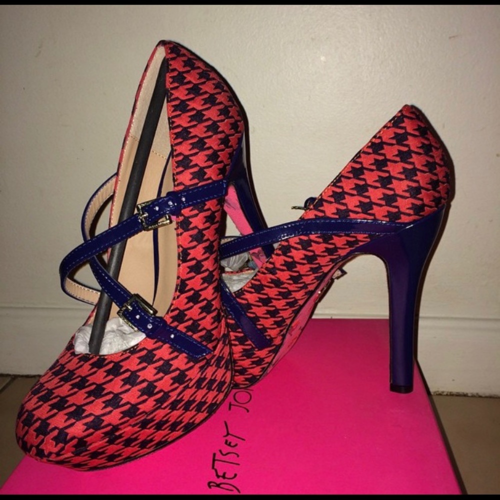 Betsey Johnson-  Vitas Platform Strappy Pump sz. 9